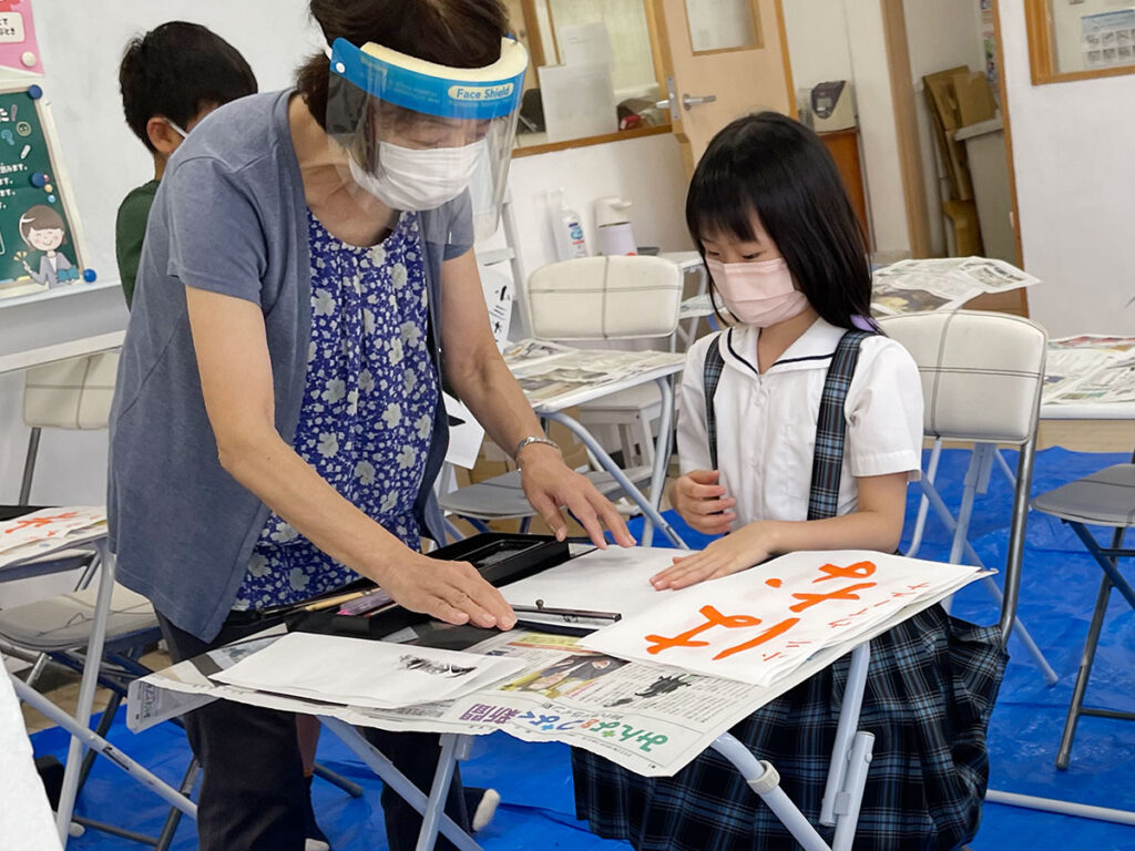 書道指導のようす